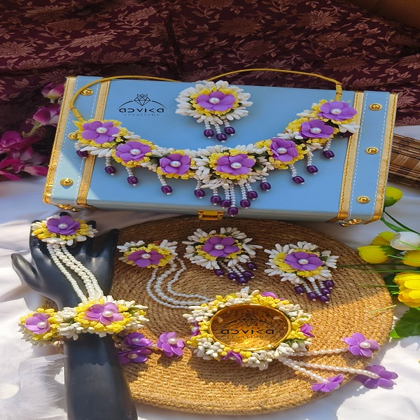 The lavender colored flower jewellery