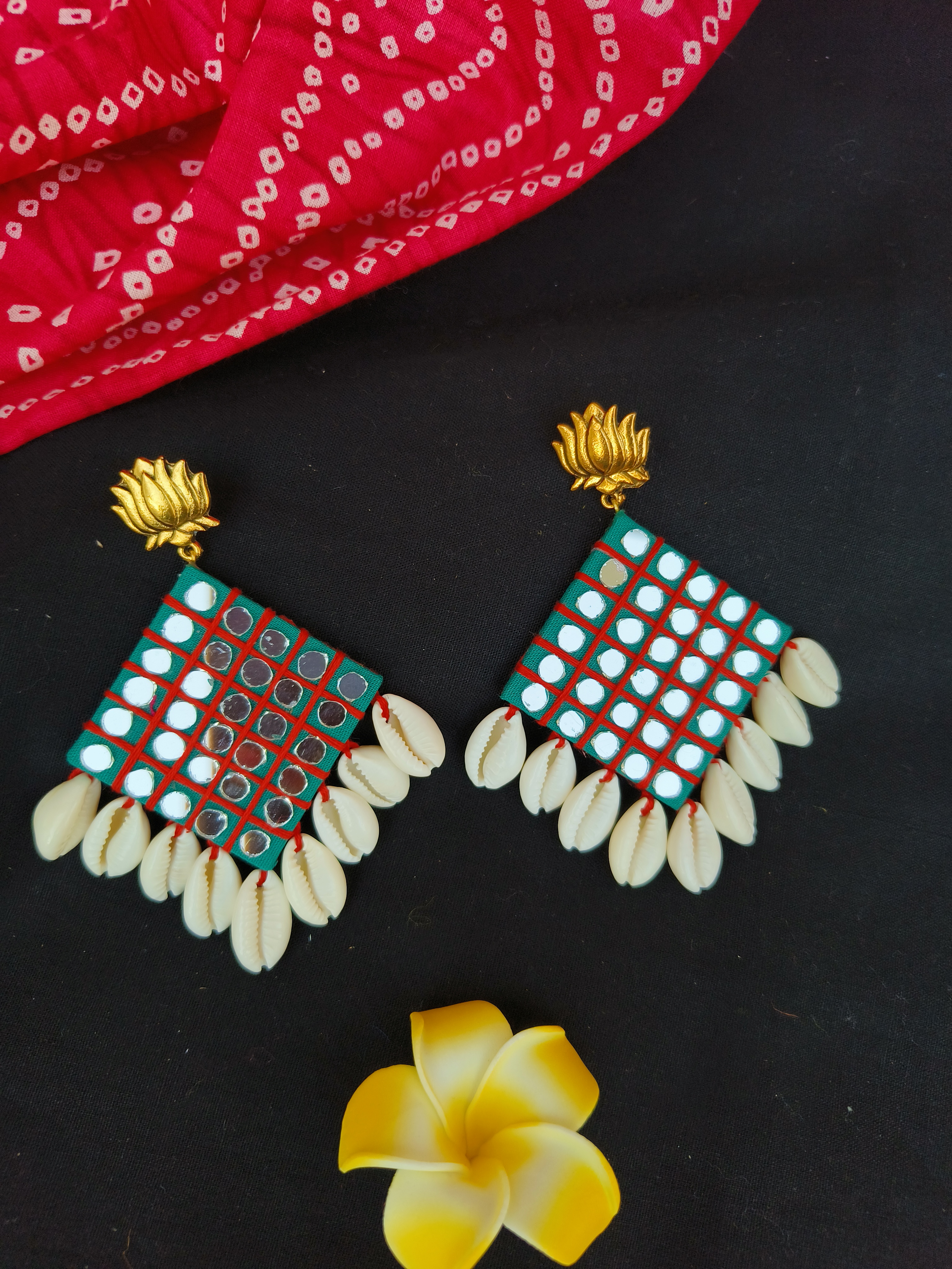 Lotus Mirror Cowrie tranding  Earring