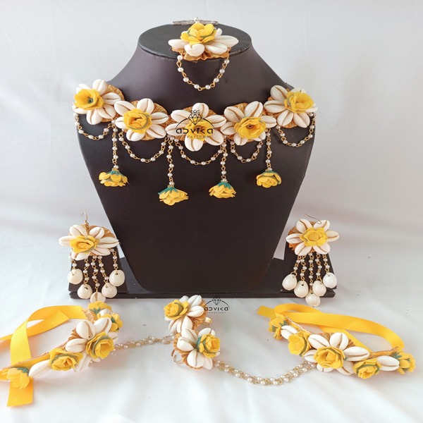 Cowrie Shell Jewelry Set