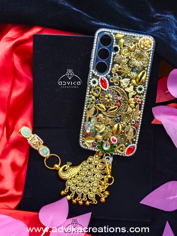 Mobile Cover with detachable waist hook 01