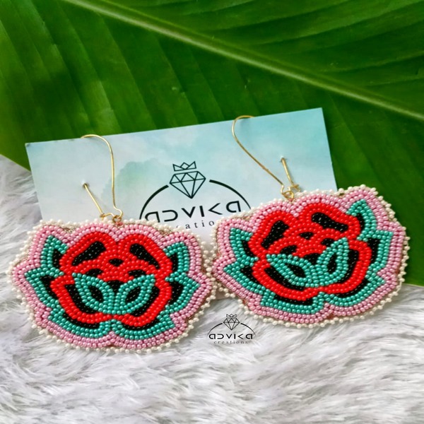 Lotus Beaded Earring pink border