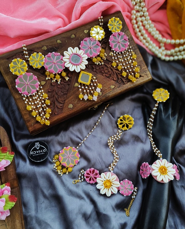 Pastel Cowrie & Mirror Choker Set