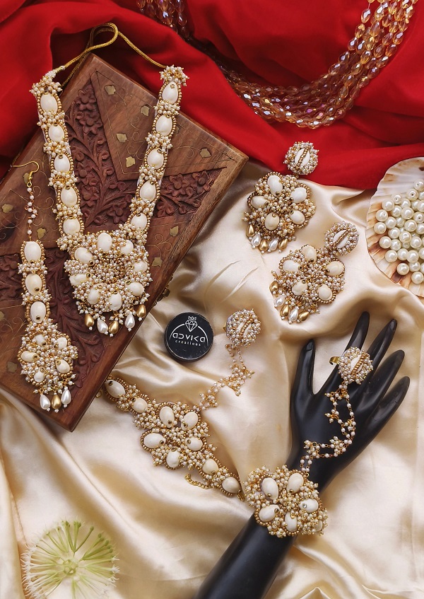 Elegant Shell and Pearl Bridal Set for Weddings Ceremonies