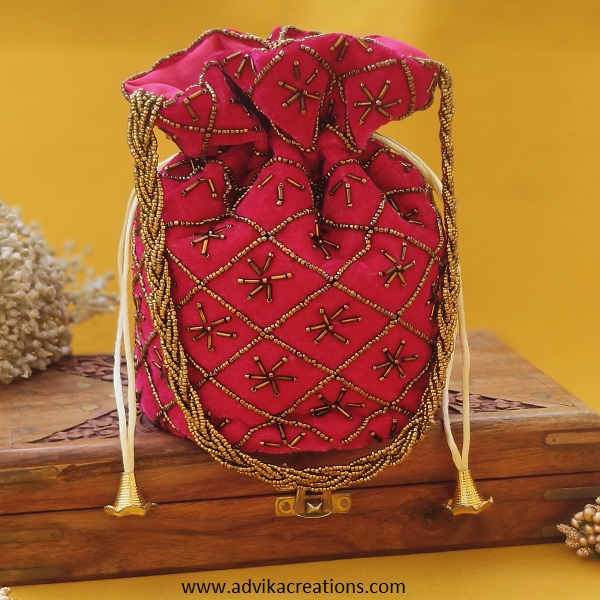 Chic Embroideries potli