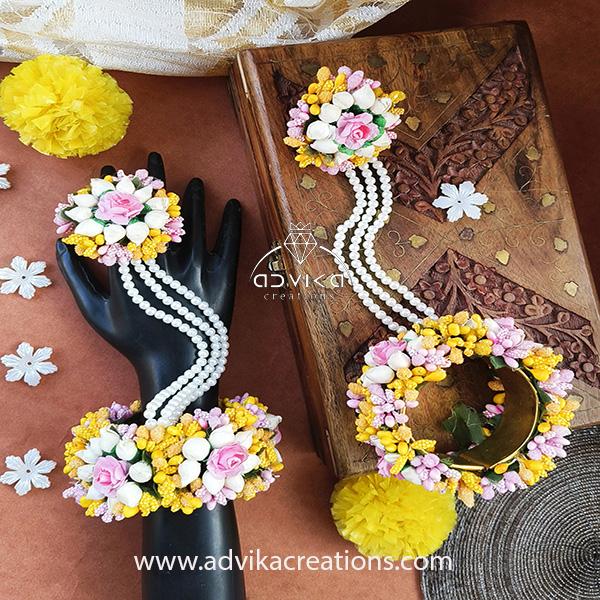 Floral Haathphool with Pearls