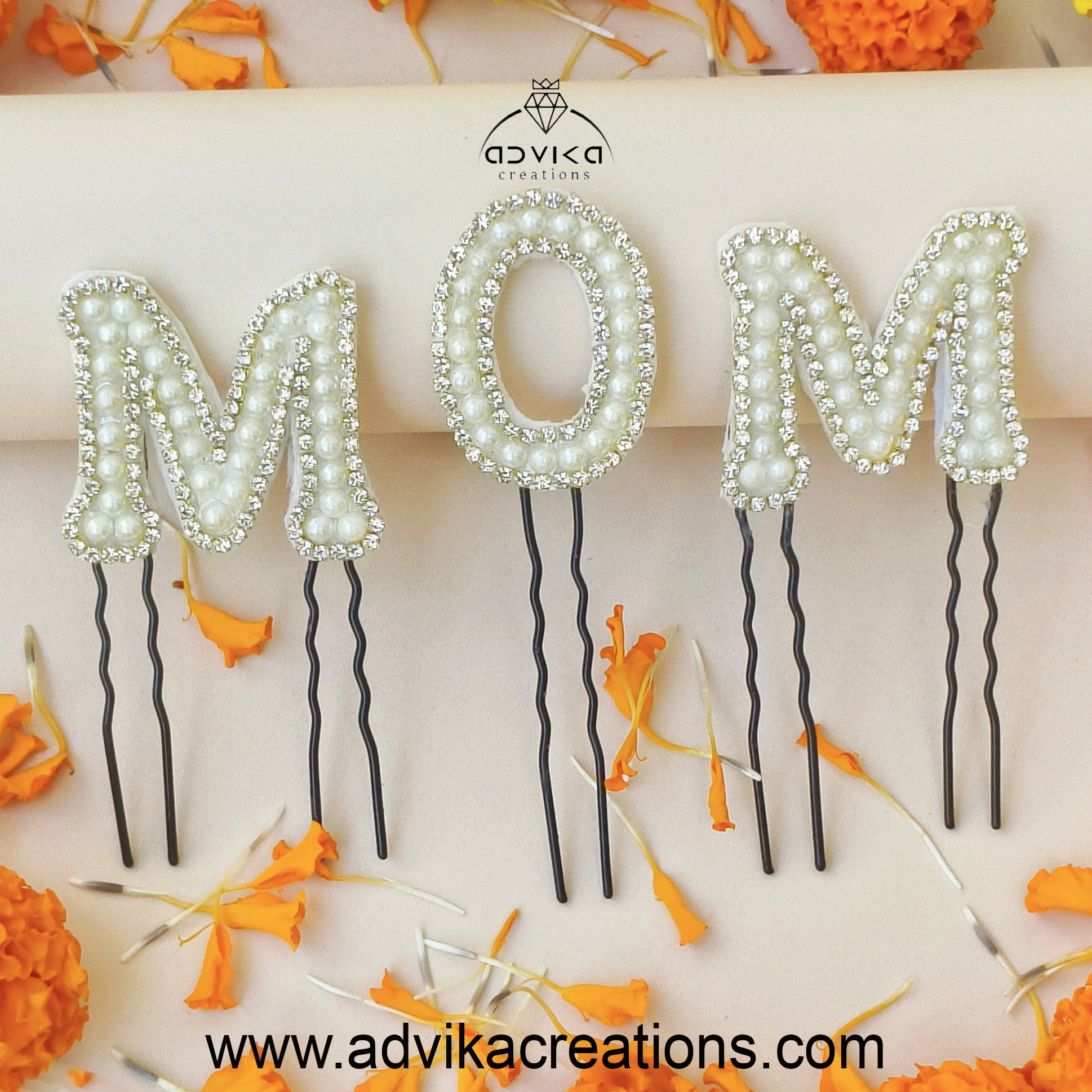 Embroidered Mom Hair Juda U Pin