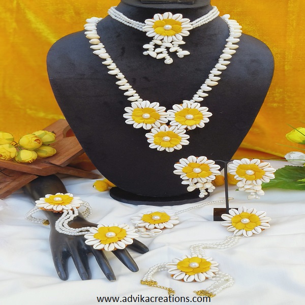 Cowrie Shell Beaded Jewelry Set