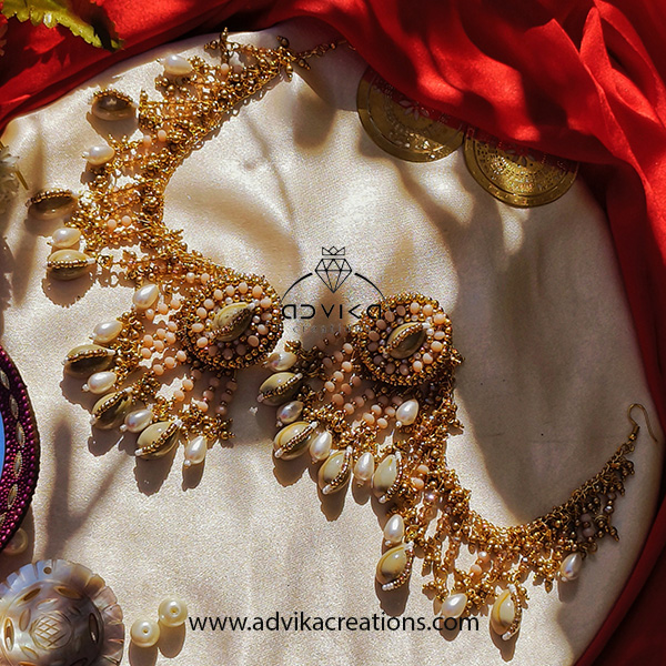 Elegant cowrie shell Earring with hair chain