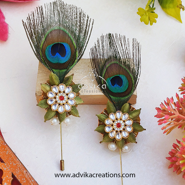 Ilaichi flower design brooch