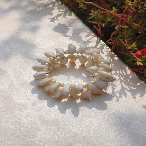 Cowrie and Beads Bracelet Adjustable Ring Bracelet 
