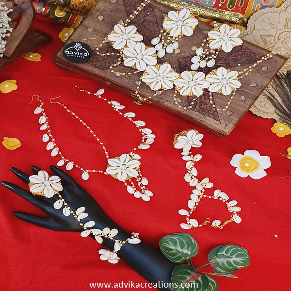 Pearls of Elegance jewellery set 