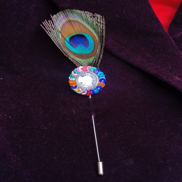 Elegant Peacock Feather Brooch for Man & Women