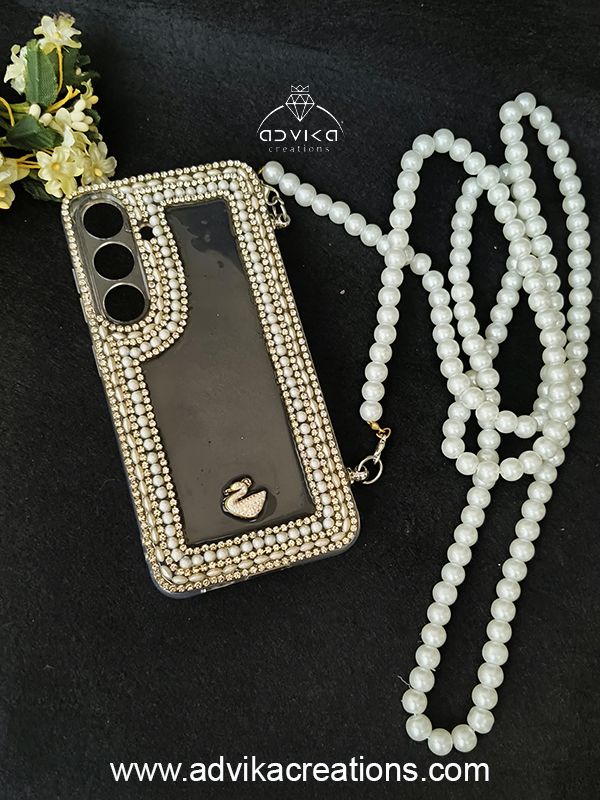 Mobile Cover with detachable Pearl string chain