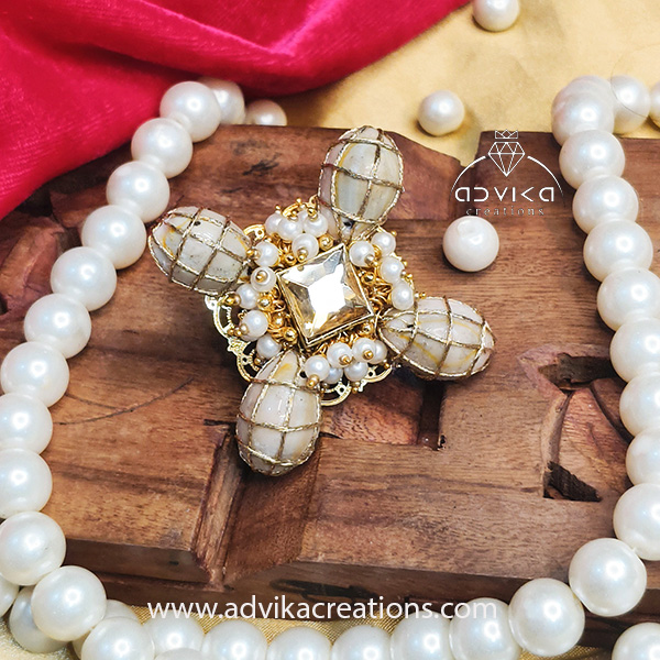 Elegant Cowrie Shell Ring