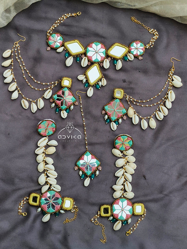 Elegant Multicolor Mirror and Cowrie Shell Jewelry Set