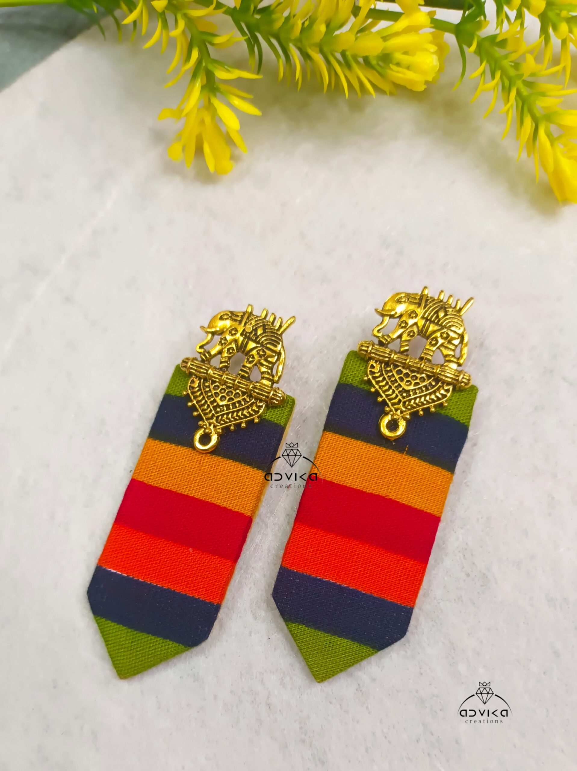 Elephant studd Earring in multicolor Fabric 