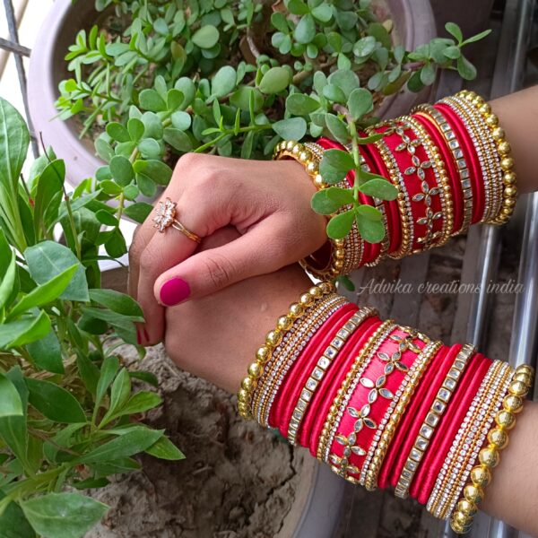 Red rose bangles set