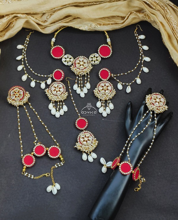 Exquisite Custom Red Fabric Jewelry Set for Special Occasions