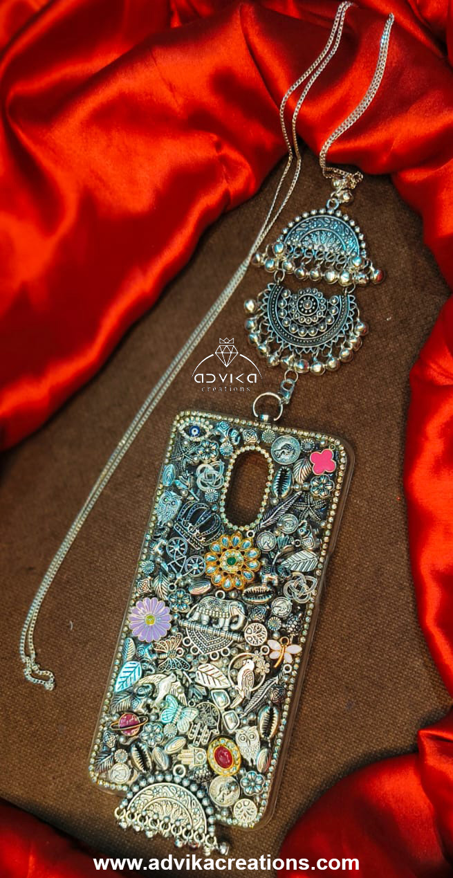 Mobile Cover with detachable sling chain`02