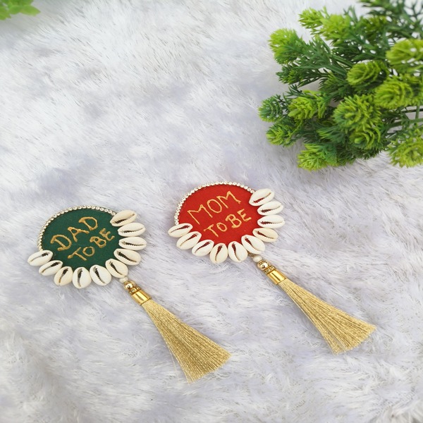 Mom to be & Dad to be customized Cowrie Brouch/Brooch/Brooches Pin pack for Men & Women