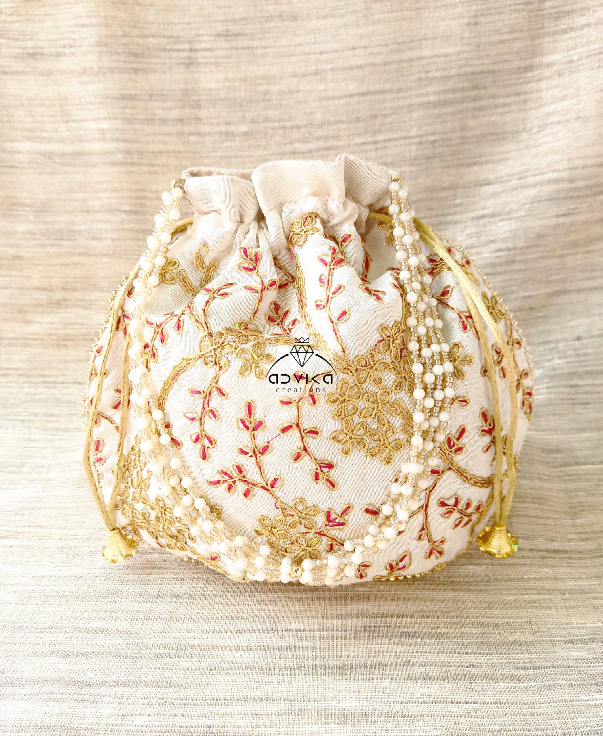 Texture embroidered bag