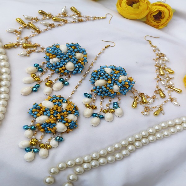 Cowrie Shell Mangtika And Earring with mathapatti 