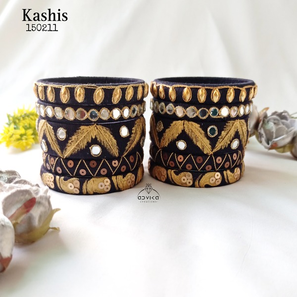 Black hand-painted handcrafted thread Bangle