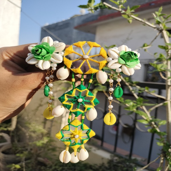 Mirror and Flower Work Hair Clip for Haldi and Mehndi Occasion 